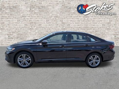 Certified 2024 Volkswagen Jetta SE FWD image 7