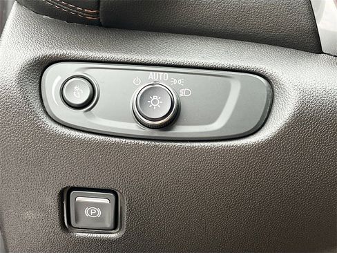 Used 2023 Chevrolet Blazer Premier w/ Driver Confidence II Package image 10