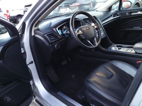 Used 2019 Ford Fusion Titanium image 19