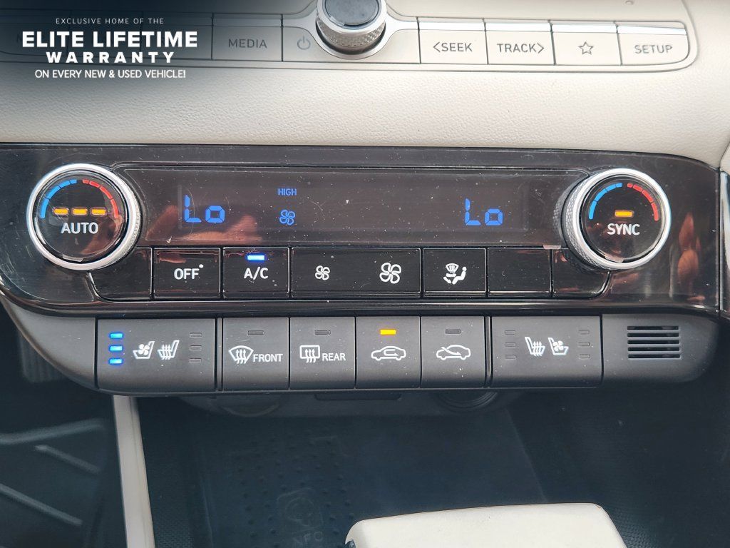Used 2023 Hyundai Elantra Limited FWD image 19