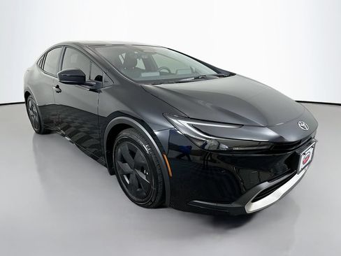 Used 2026 Toyota Prius Plug-In Hybrid FWD image 3