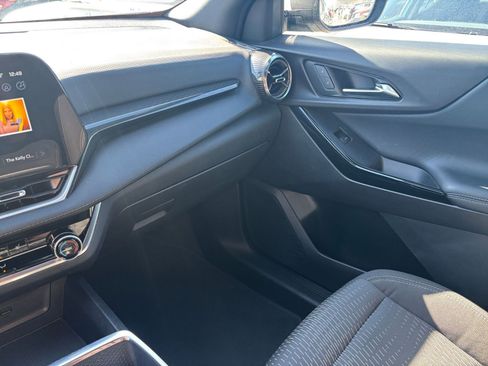 Used 2025 Chevrolet Equinox LT image 34