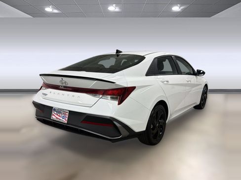 Used 2026 Hyundai Elantra Sport FWD image 8
