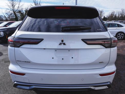 New 2026 Mitsubishi Outlander SEL image 6
