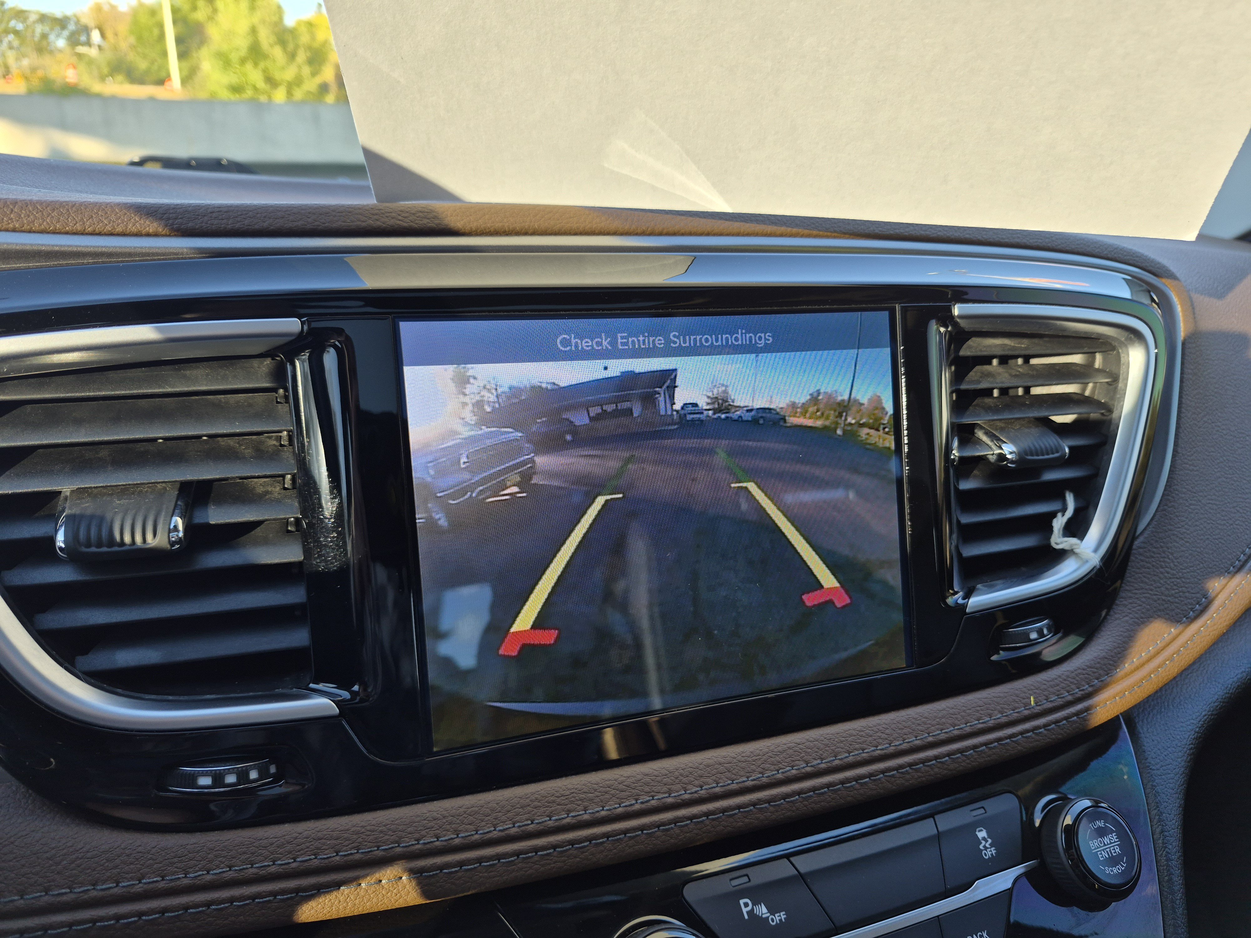 Used 2017 Chrysler Pacifica Limited FWD image 27