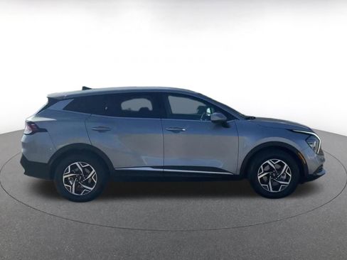 Used 2025 Kia Sportage LX image 16