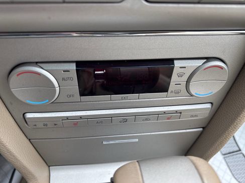 Used 2006 Lincoln Zephyr image 32