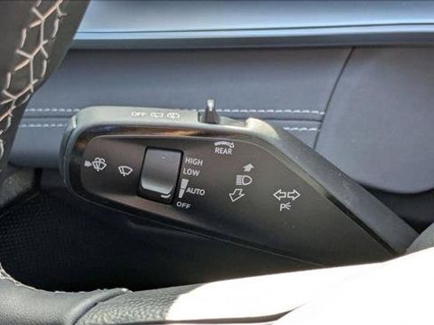 New 2026 Volkswagen Tiguan SE AWD/4WD image 16