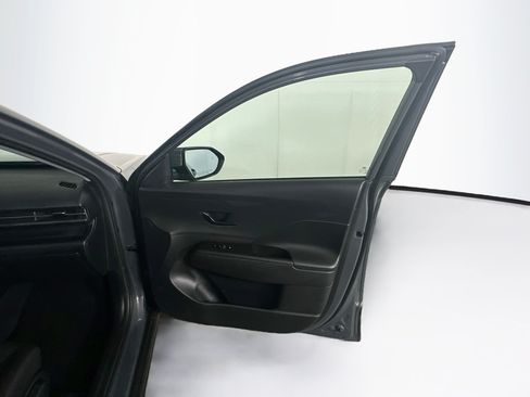 Used 2025 Hyundai Kona SEL AWD/4WD image 30