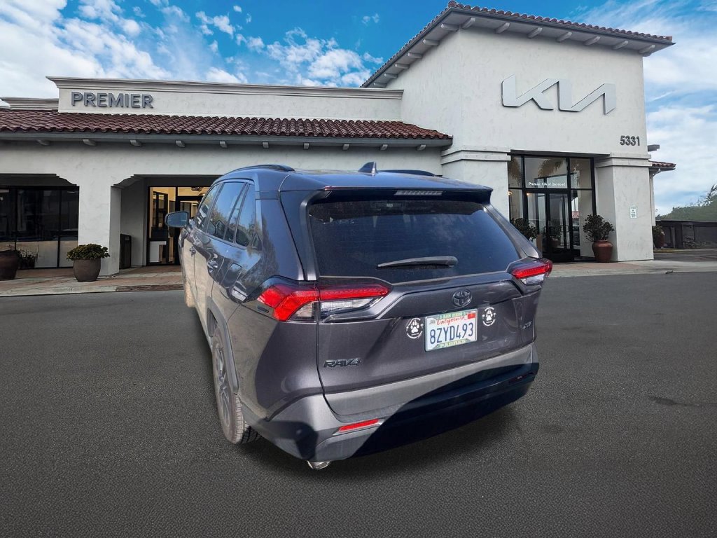 Used 2021 Toyota RAV4 XLE Premium FWD image 6