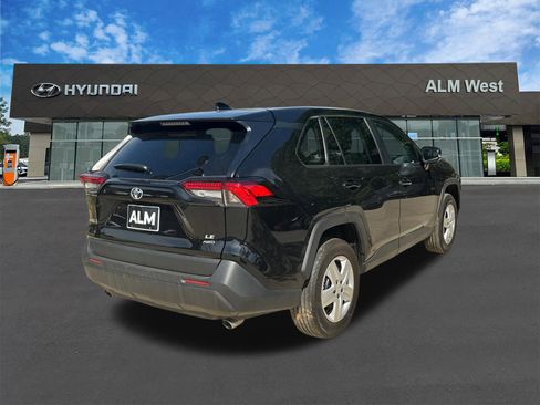 Used 2025 Toyota RAV4 LE AWD/4WD image 5