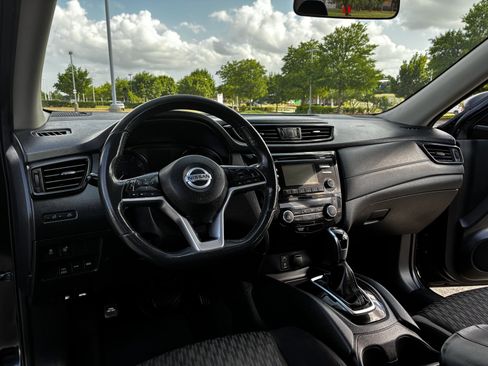 Used 2017 Nissan Rogue SV AWD/4WD image 27
