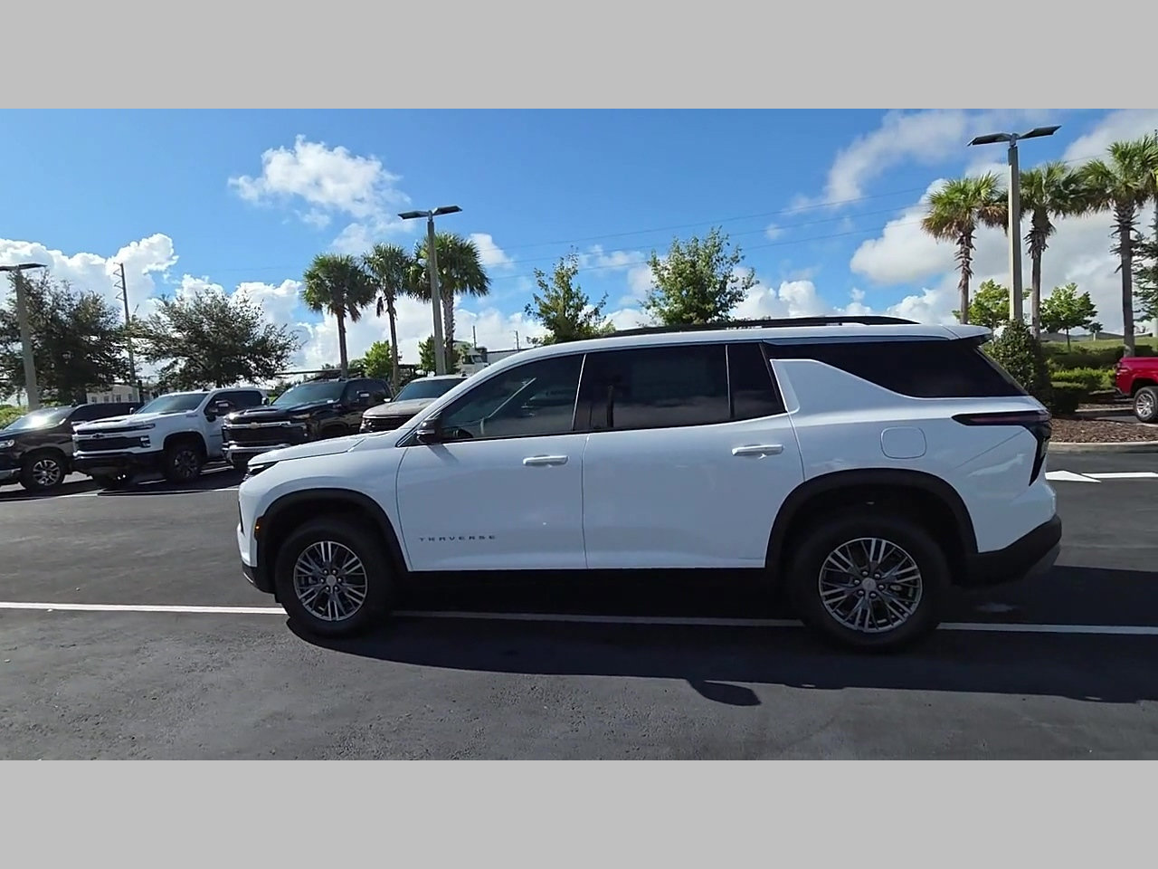 New 2027 Chevrolet Traverse LT w/ Driver Confidence Package FWD image 23