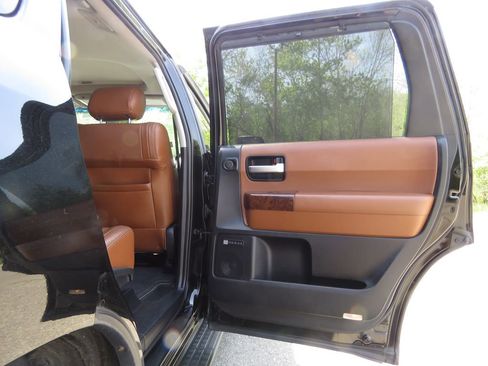 Used 2010 Toyota Sequoia Platinum AWD/4WD image 15
