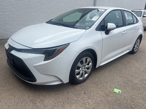 Used 2026 Toyota Corolla LE FWD image 1