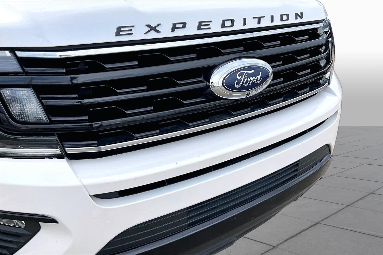 Used 2019 Ford Expedition Limited w/ Equipment Group 303A RWD image 30