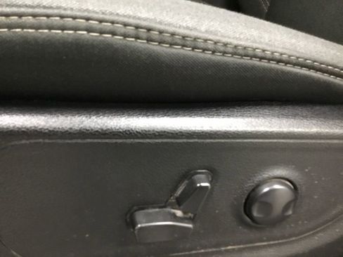 Used 2022 RAM 1500 Big Horn image 9