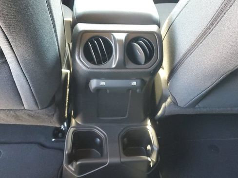 Used 2025 Jeep Wrangler Unlimited Sport AWD/4WD image 13