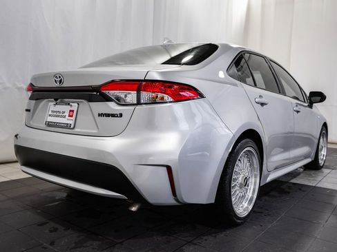 Used 2021 Toyota Corolla LE w/ Carpet Mat Package (TMS) image 4