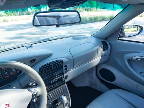 Used 2001 Porsche 911 Cabriolet image 32