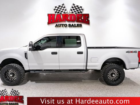 Used 2018 Ford F250 XLT AWD/4WD image 1