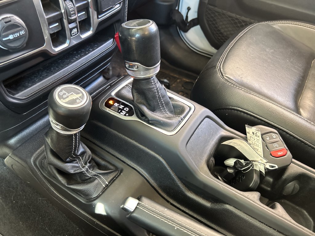 Used 2020 Jeep Gladiator Overland AWD/4WD image 18