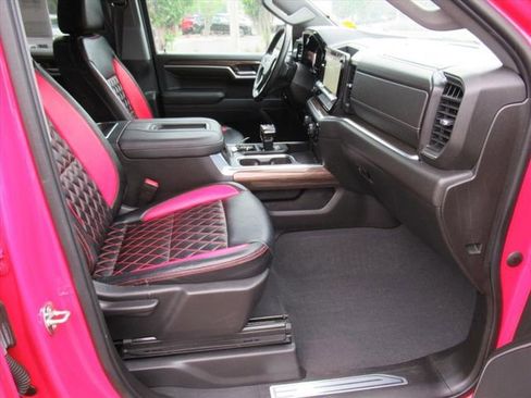 Used 2022 Chevrolet Silverado 1500 LT w/ Protection Package RWD image 9