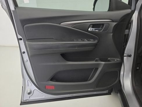 Used 2019 Honda Ridgeline RT image 19