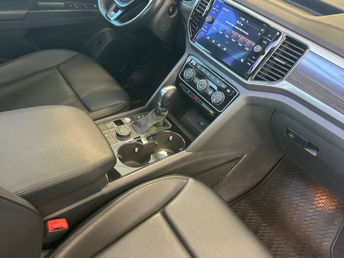 Used 2018 Volkswagen Atlas SEL AWD/4WD image 18