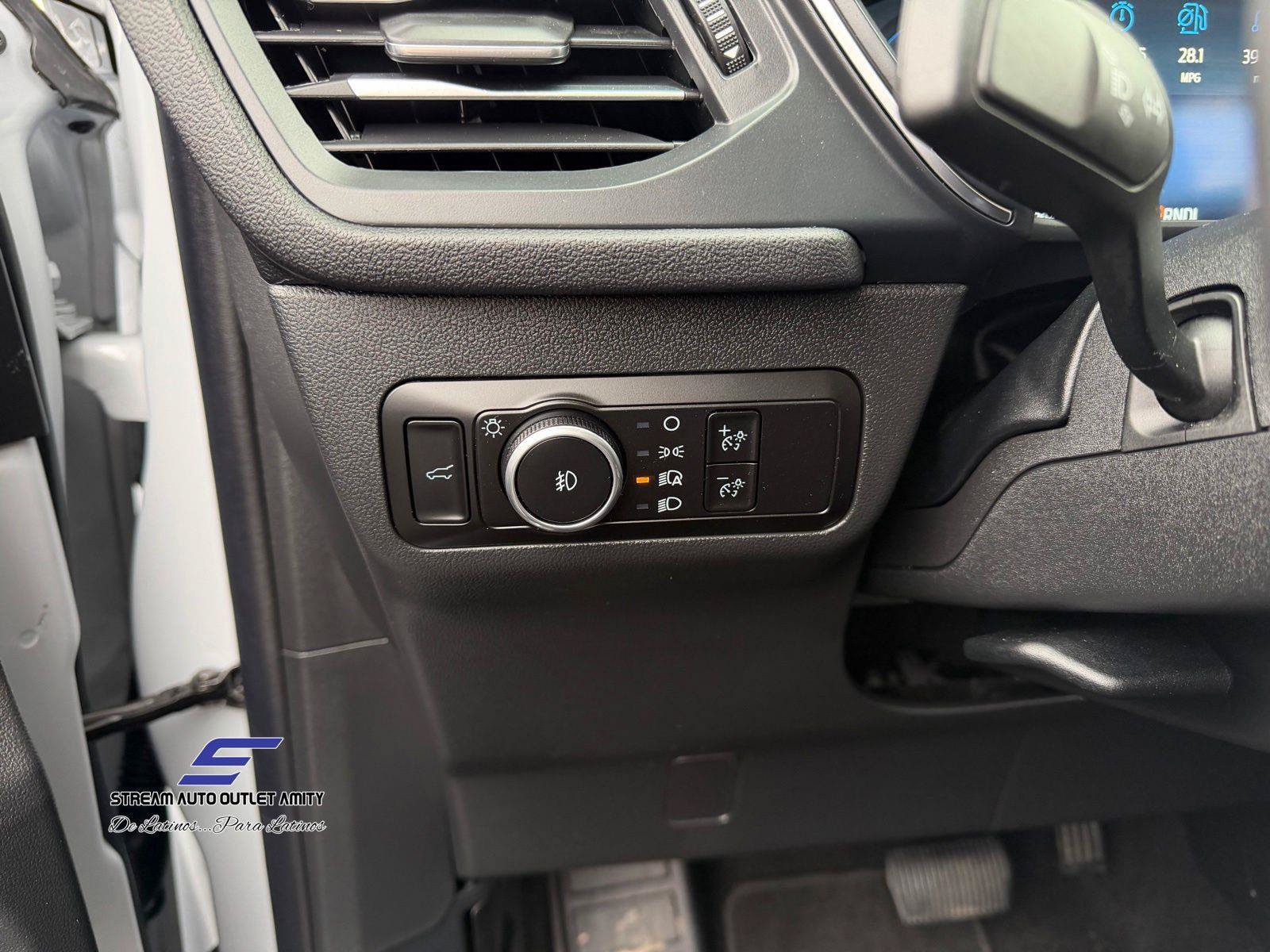 Used 2025 Ford Escape Platinum AWD/4WD image 29