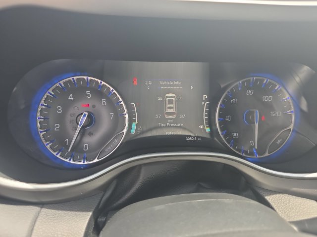 Used 2022 Chrysler Pacifica Touring-L FWD image 21