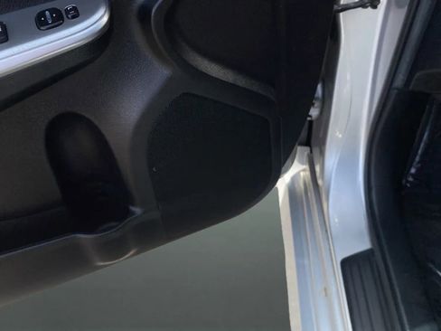 Used 2014 Toyota Camry SE FWD image 12