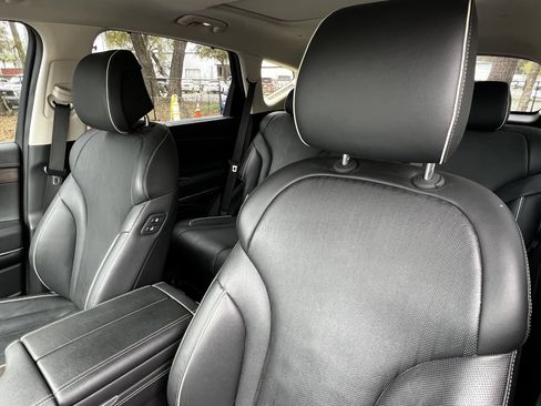 Used 2023 Genesis GV80 2.5T w/ Prestige 20" Package image 17