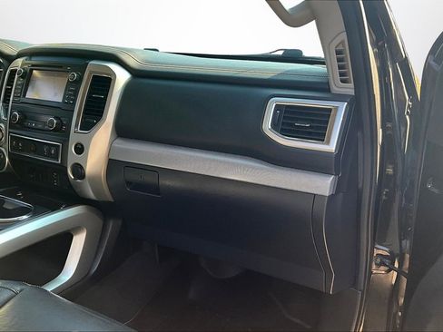 Used 2017 Nissan Titan S image 26