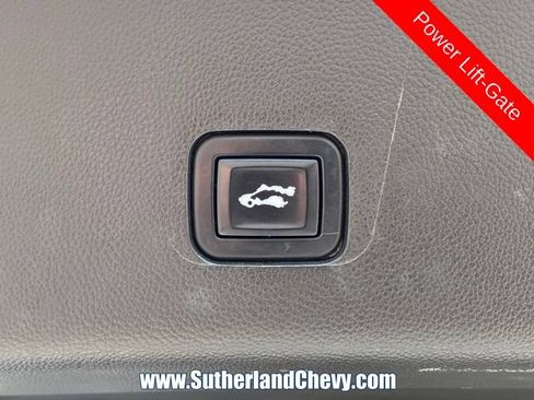 Used 2022 Chevrolet Traverse Premier AWD/4WD image 52