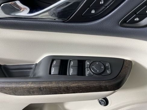 Used 2023 GMC Acadia Denali w/ Denali Ultimate Package image 23