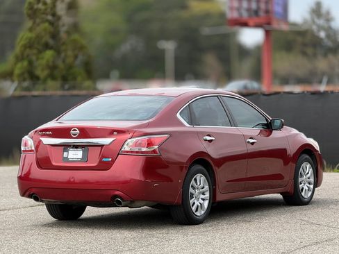 Used 2014 Nissan Altima 2.5 S FWD image 9