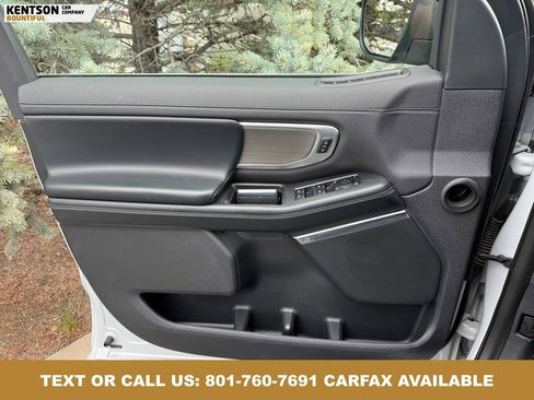 Used 2025 Ford Expedition Platinum AWD/4WD image 16