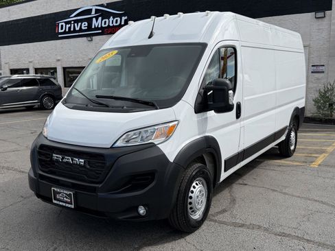 Used 2025 RAM ProMaster 2500 w/ Convenience Group FWD image 4