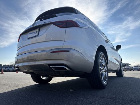 Used 2022 Buick Enclave Essence w/ Experience Buick Package image 10