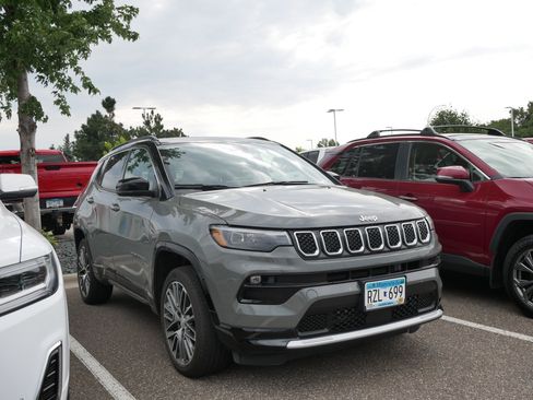 Used 2023 Jeep Compass Limited w/ Elite Group AWD/4WD image 1