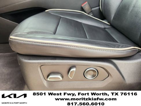 Used 2021 Cadillac Escalade Premium Luxury RWD image 25