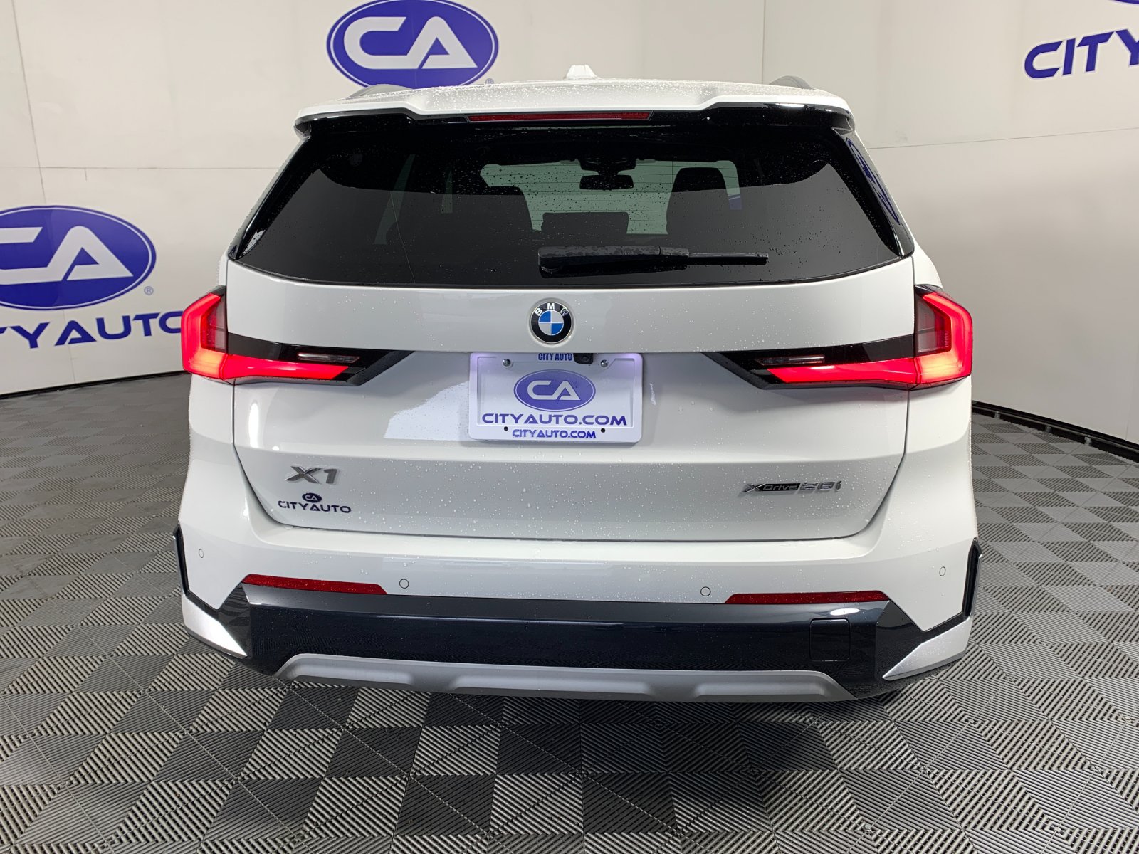 Used 2023 BMW X1 xDrive28i w/ Convenience Package AWD/4WD image 4