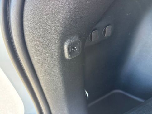 Used 2023 Jeep Cherokee Altitude Lux AWD/4WD image 12