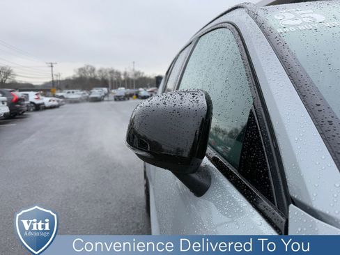 Used 2025 Volvo XC40 B5 Plus w/ Protection Package Premier image 10