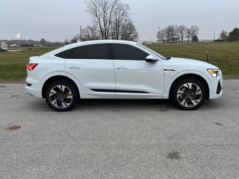 Used 2022 Audi e-tron Premium Plus w/ Premium Plus Package image 6