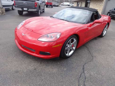 Used 2007 Chevrolet Corvette Convertible w/ Preferred Equipment Group image 3
