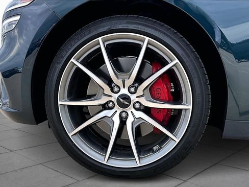 Used 2025 Genesis G70 2.5T image 10