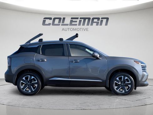 Used 2025 Nissan Kicks SV w/ SV Premium Package AWD/4WD image 4