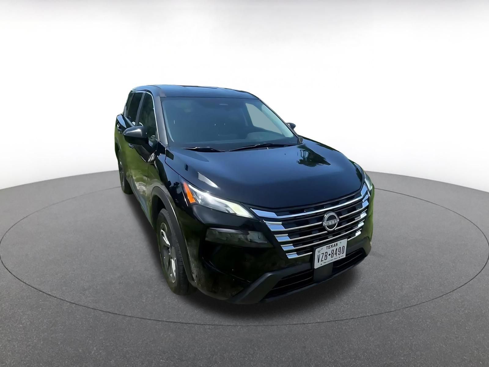 Used 2025 Nissan Rogue SV FWD image 3